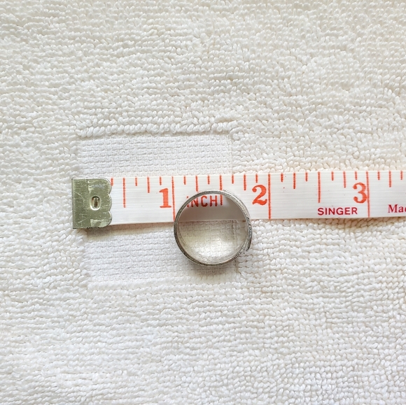 Solid silver ring - Picture 2 of 5